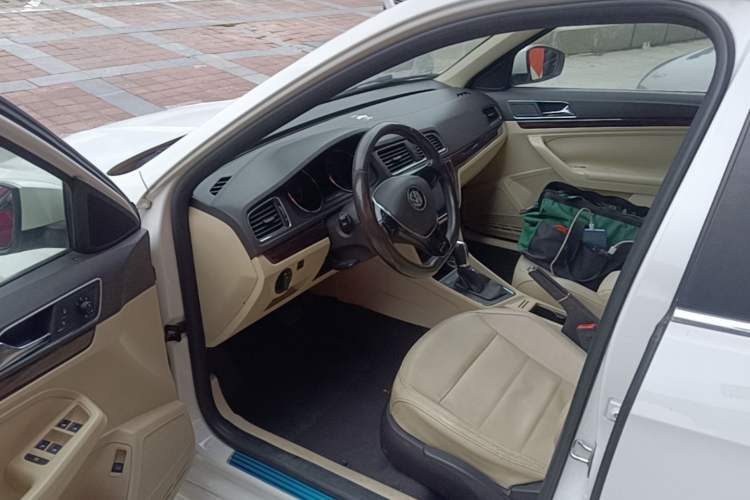 Used Volkswagen Lavida 2015 230TSI DSG Comfort Edition Driver Seat