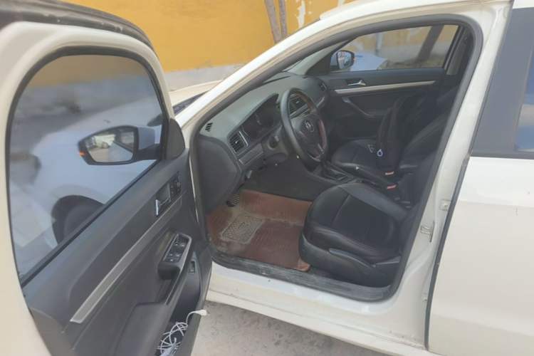 Used Volkswagen Lavida 2015 1.6L Automatic Fashion Edition Driver Seat