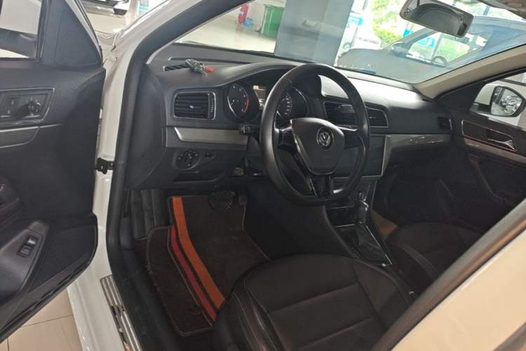 Used Volkswagen Lavida 2015 1.6L Automatic Comfort Edition Driver Seat
