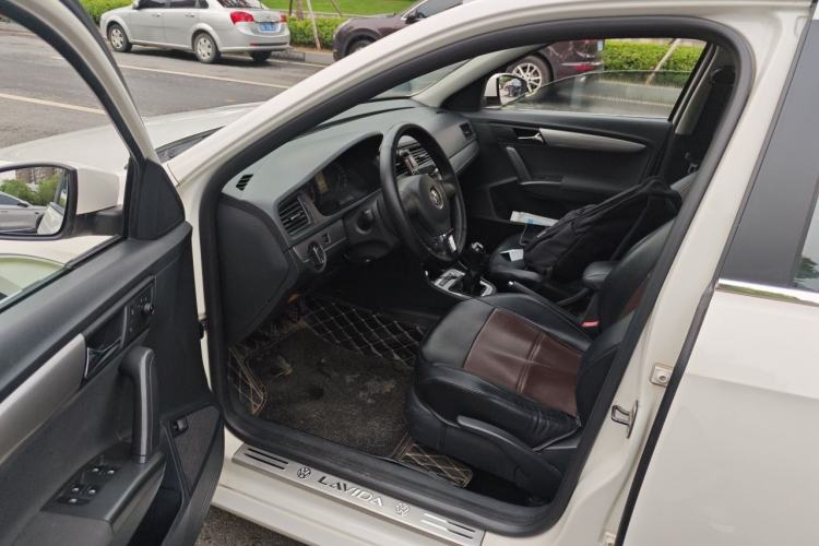 Used Volkswagen Lavida 2015 1.6L Manual Fashion Edition Driver Seat