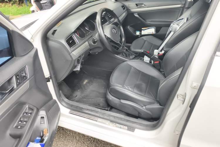 Used Volkswagen Lavida 2015 1.6L Automatic Comfort Edition Driver Seat