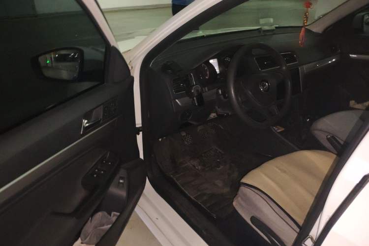 Used Volkswagen Lavida 2015 1.6L Manual Fashion Edition Driver Seat