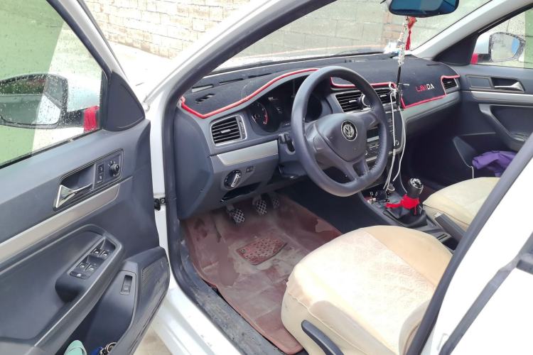 Used Volkswagen Lavida 2015 1.6L Manual Fashion Edition Driver Seat