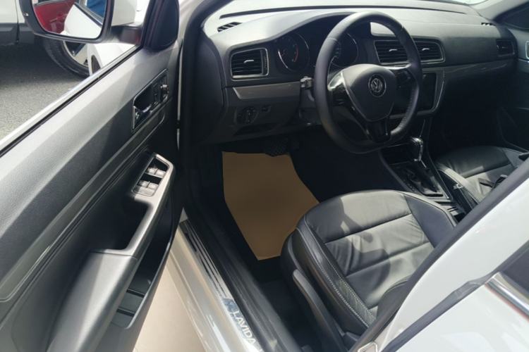 Used Volkswagen Lavida 2015 1.6L Automatic Comfort Edition Driver Seat