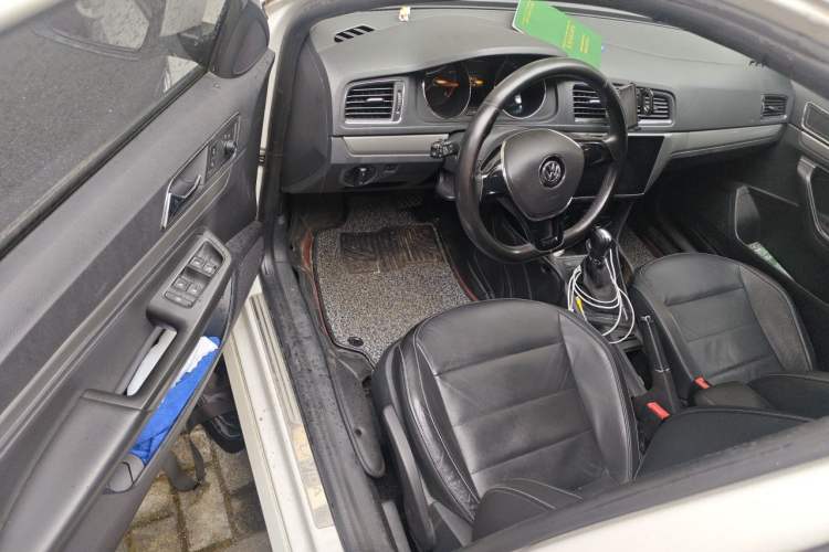 Used Volkswagen Lavida 2015 1.6L Automatic Comfort Edition Driver Seat