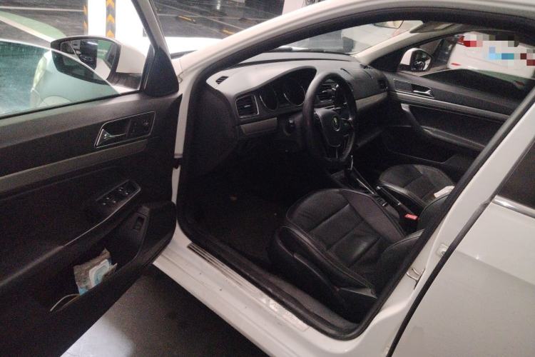 Used Volkswagen Lavida 2015 1.6L Automatic Comfort Edition Driver Seat