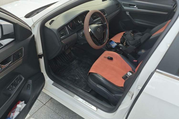 Used Volkswagen Lavida 2015 1.6L Automatic Comfort Edition Driver Seat