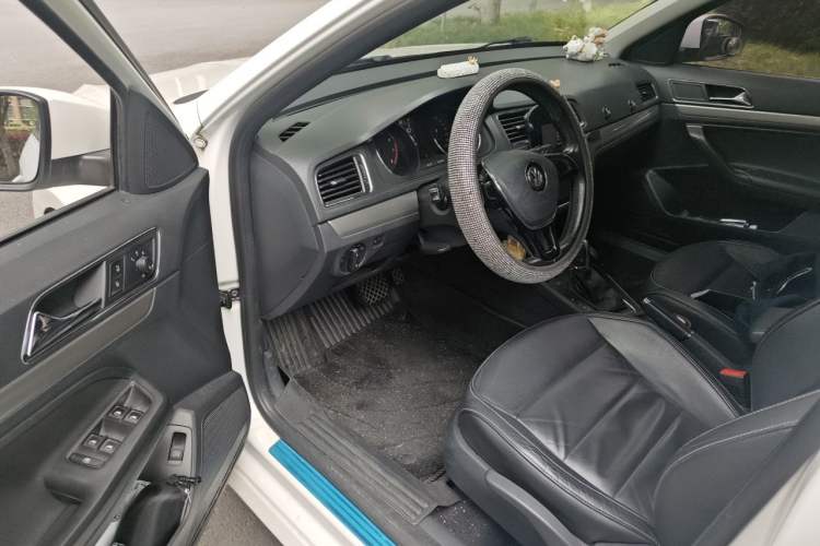 Used Volkswagen Lavida 2015 1.6L Automatic Comfort Edition Driver Seat
