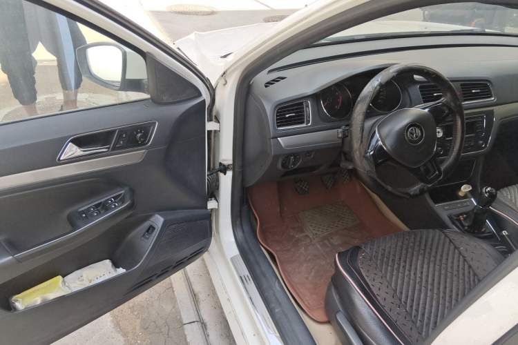 Used Volkswagen Lavida 2015 1.6L Manual Comfort Edition Driver Seat
