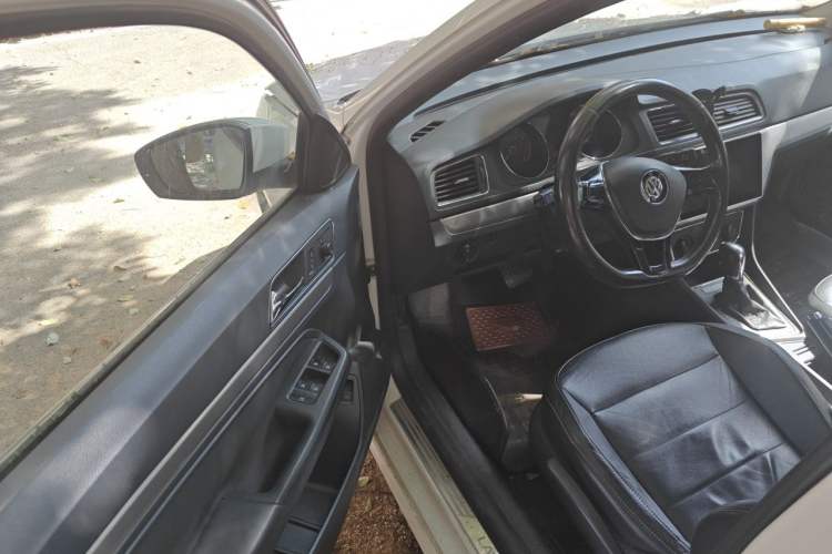 Used Volkswagen Lavida 2015 1.6L Automatic Comfort Edition Driver Seat