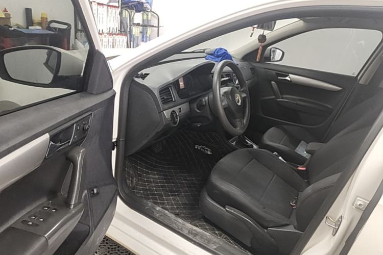 Used Volkswagen Lavida 2015 1.6L Automatic Fashion Edition Driver Seat