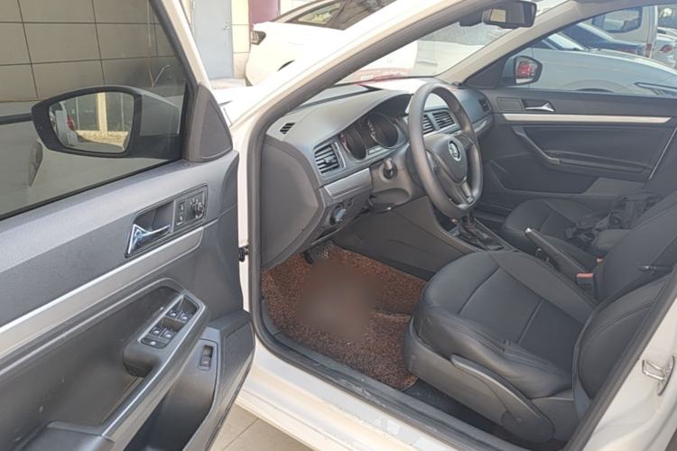 Used Volkswagen Lavida 2015 1.6L Automatic Fashion Edition Driver Seat