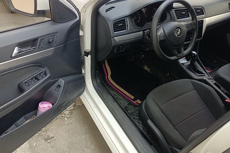 Used Volkswagen Lavida 2015 1.6L Automatic Fashion Edition Driver Seat
