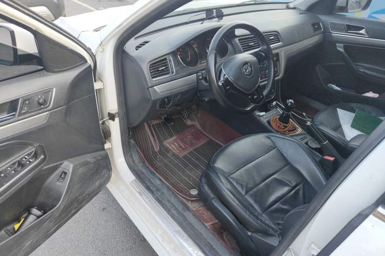 Used Volkswagen Lavida 2015 1.6L Manual Comfort Edition Driver Seat