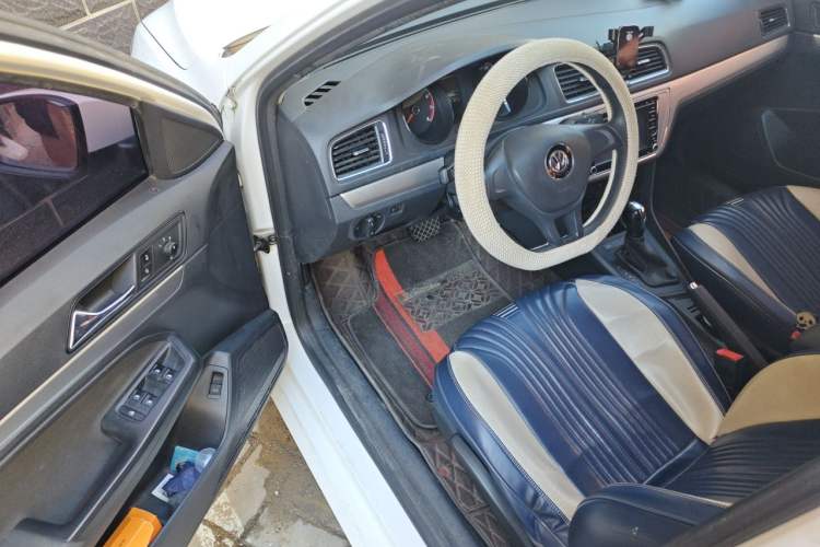 Used Volkswagen Lavida 2015 1.6L Automatic Fashion Edition Driver Seat