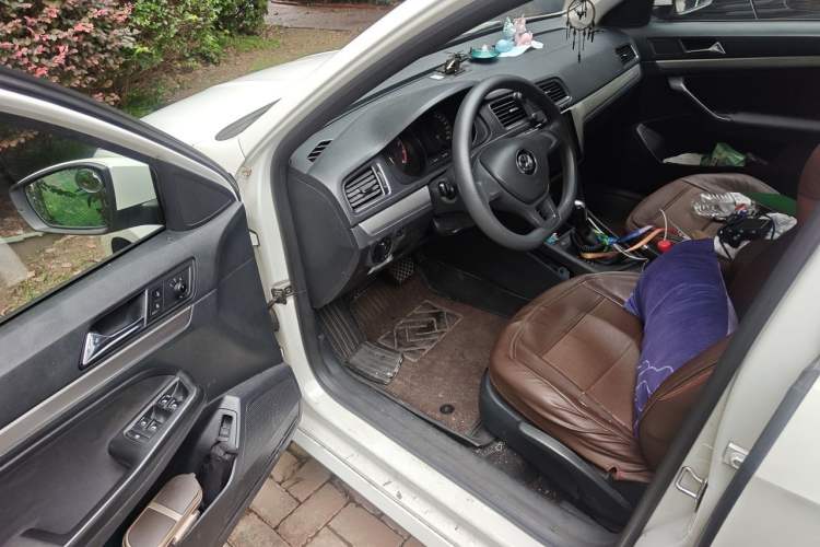 Used Volkswagen Lavida 2015 1.6L Automatic Fashion Edition Driver Seat