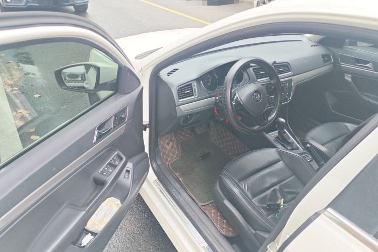 Used Volkswagen Lavida 2015 230TSI DSG Comfort Edition Driver Seat