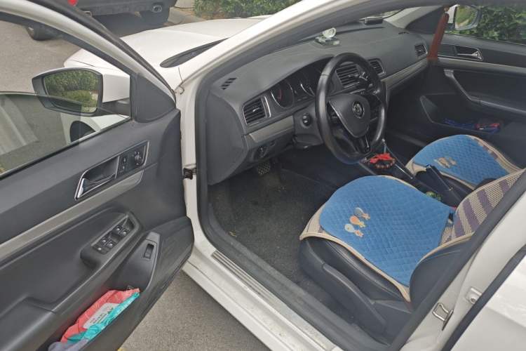 Used Volkswagen Lavida 2015 1.6L Automatic Comfort Edition Driver Seat