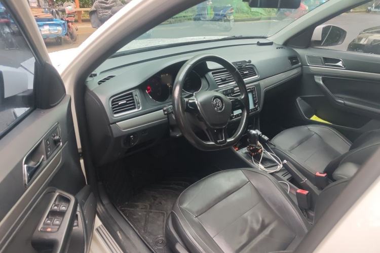 Used Volkswagen Lavida 2015 1.6L Automatic Comfort Edition Driver Seat