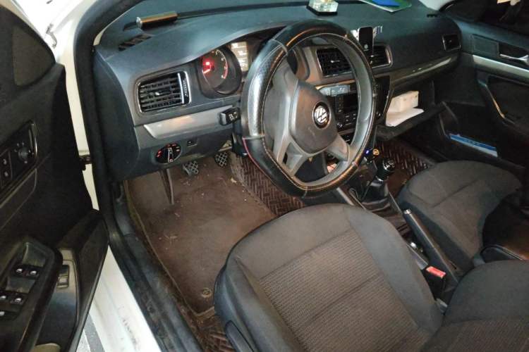 Used Volkswagen Lavida 2015 1.6L Manual Fashion Edition Driver Seat