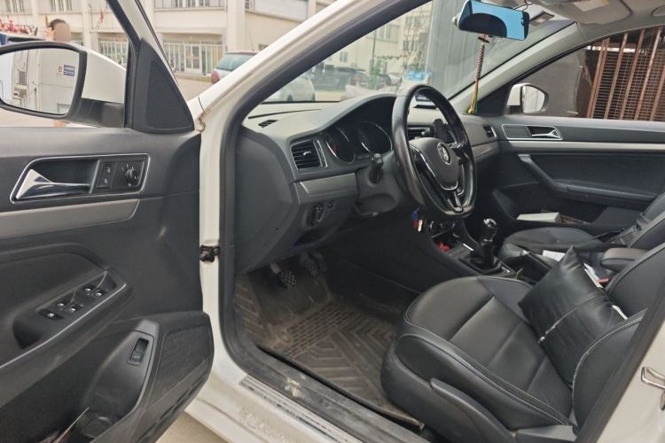 Used Volkswagen Lavida 2015 1.6L Manual Comfort Edition Driver Seat