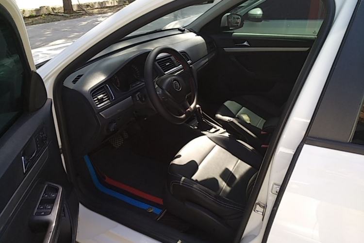 Used Volkswagen Lavida 2015 1.6L Automatic Fashion Edition Driver Seat