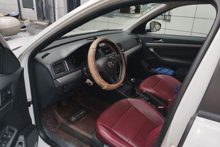 Used Volkswagen Lavida 2015 1.6L Manual Fashion Edition Driver Seat
