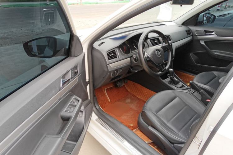 Used Volkswagen Lavida 2015 1.6L Automatic Comfort Edition Driver Seat