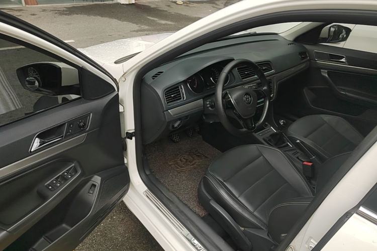 Used Volkswagen Lavida 2015 1.6L Manual Comfort Edition Driver Seat