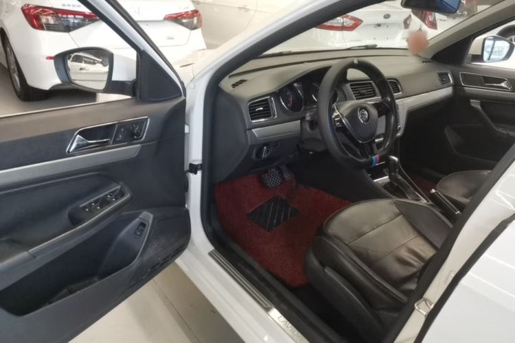Used Volkswagen Lavida 2015 1.6L Automatic Comfort Edition Driver Seat