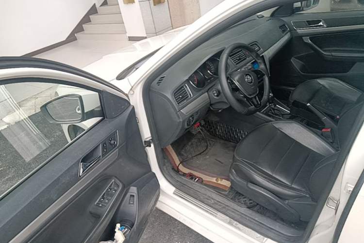 Used Volkswagen Lavida 2015 1.6L Automatic Comfort Edition Driver Seat