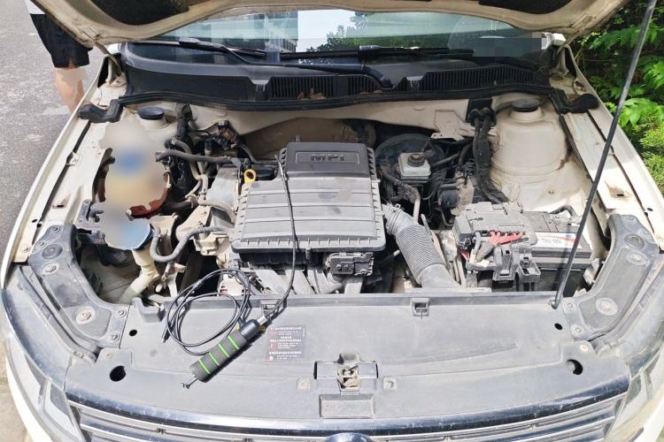 Used Volkswagen Lavida 2015 1.6L Manual Fashion Edition Engine Bay