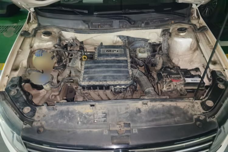 Used Volkswagen Lavida 2015 1.6L Automatic Comfort Edition Engine Bay
