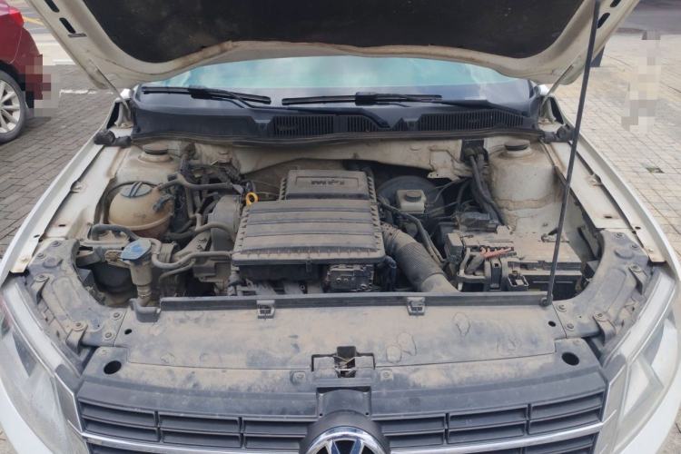 Used Volkswagen Lavida 2015 1.6L Automatic Fashion Edition Engine Bay