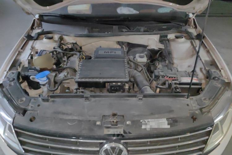 Used Volkswagen Lavida 2015 1.6L Automatic Comfort Edition Engine Bay