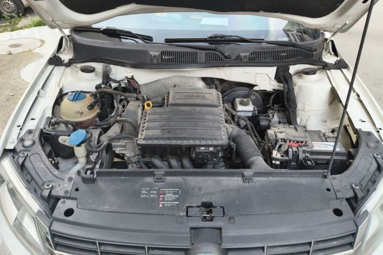 Used Volkswagen Lavida 2015 1.6L Automatic Comfort Edition Engine Bay