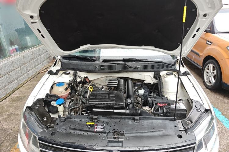 Used Volkswagen Lavida 2015 230TSI DSG Comfort Edition Engine Bay