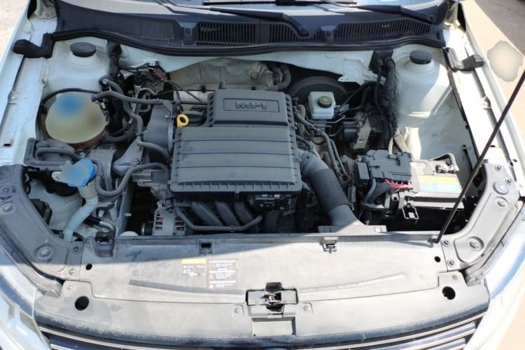 Used Volkswagen Lavida 2015 1.6L Automatic Comfort Edition Engine Bay