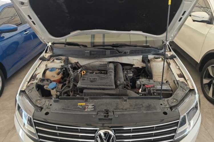 Used Volkswagen Lavida 2015 230TSI DSG Luxury Edition Engine Bay