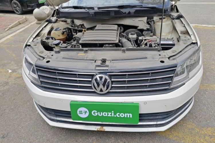 Used Volkswagen Lavida 2015 1.6L Automatic Comfort Edition Engine Bay