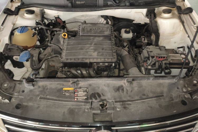 Used Volkswagen Lavida 2015 1.6L Automatic Fashion Edition Engine Bay
