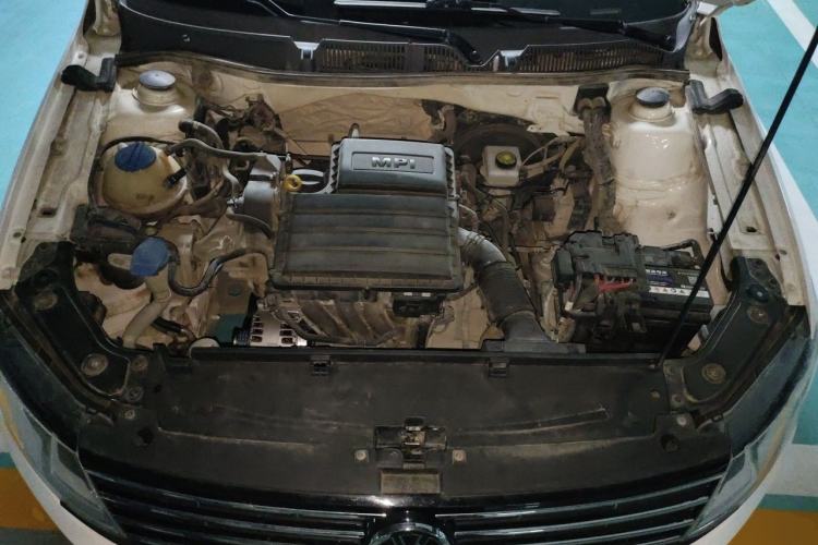 Used Volkswagen Lavida 2015 1.6L Manual Comfort Edition Engine Bay