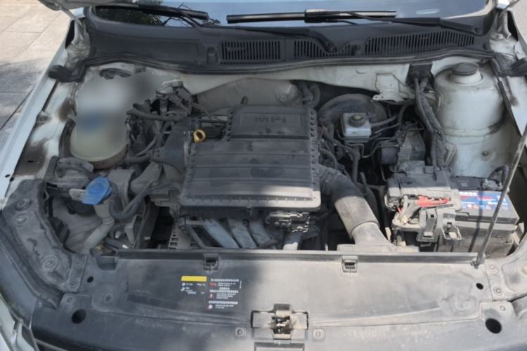 Used Volkswagen Lavida 2015 1.6L Manual Comfort Edition Engine Bay
