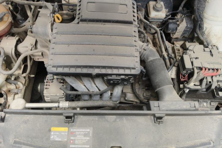 Used Volkswagen Lavida 2015 1.6L Automatic Fashion Edition Engine Bay