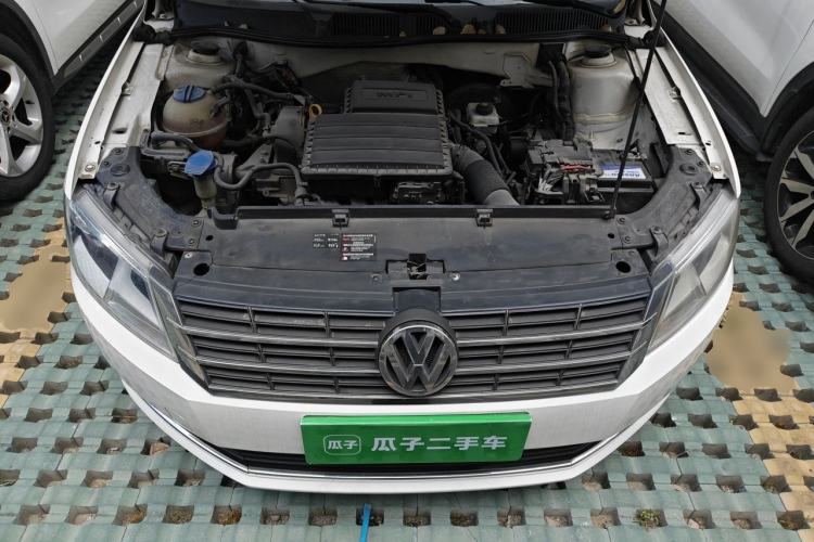 Used Volkswagen Lavida 2015 1.6L Automatic Comfort Edition Engine Bay
