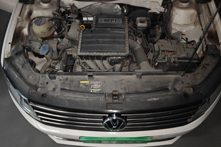 Used Volkswagen Lavida 2015 1.6L Automatic Comfort Edition Engine Bay