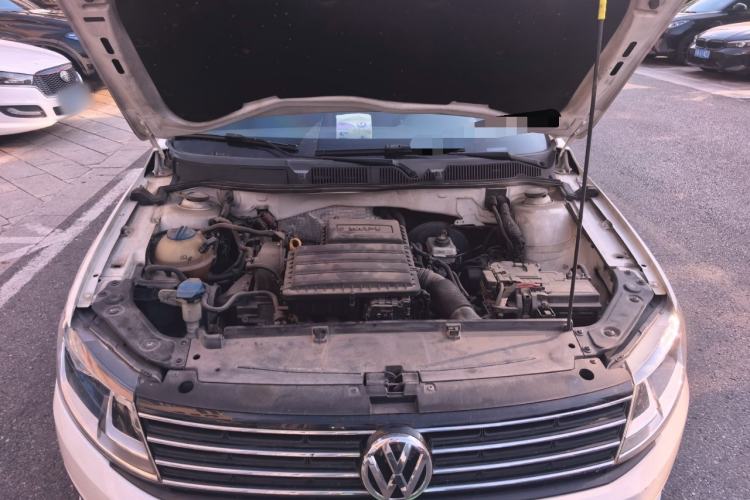 Used Volkswagen Lavida 2015 1.6L Automatic Fashion Edition Engine Bay