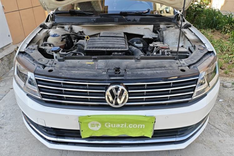 Used Volkswagen Lavida 2015 1.6L Automatic Comfort Edition Engine Bay