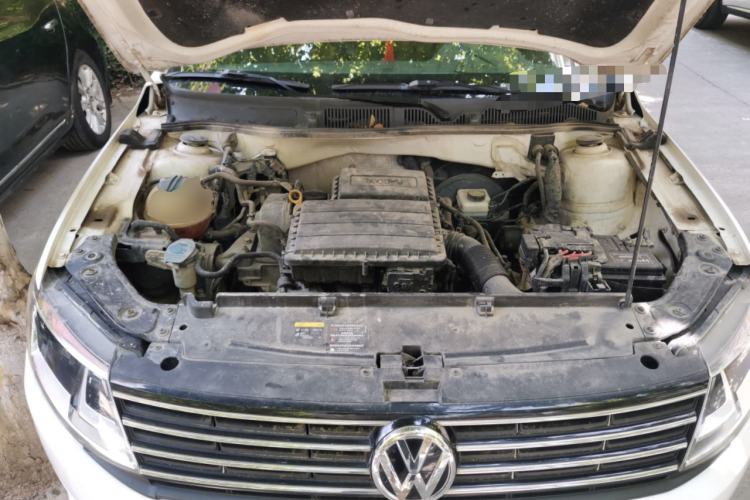 Used Volkswagen Lavida 2015 1.6L Automatic Comfort Edition Engine Bay