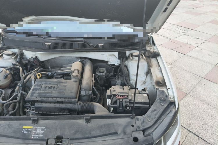 Used Volkswagen Lavida 2015 230TSI DSG Comfort Edition Engine Bay Left